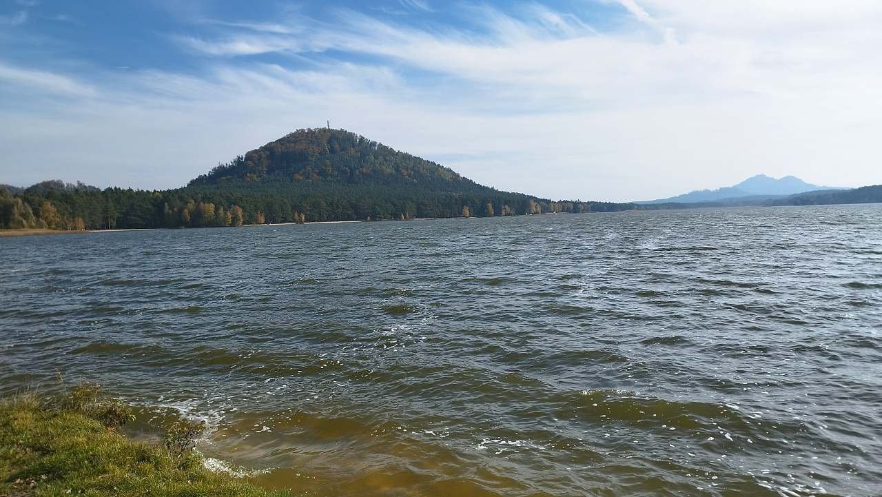 Podzimní Máchovo jezero